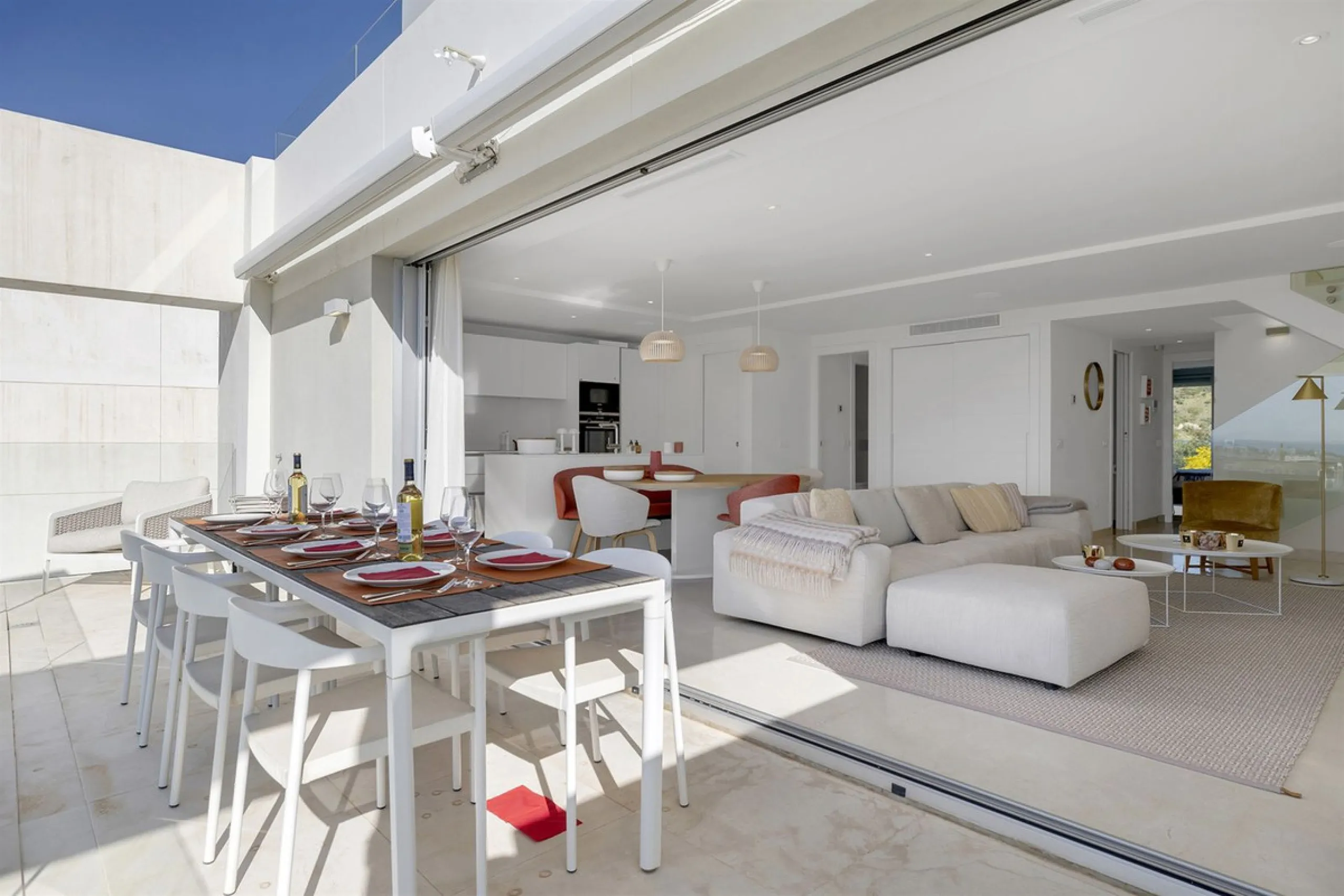 ICONIC SOUTH-FACING DUPLEX PENTHOUSE WITH PRIVATE SOLARIUM & POOL FOR SALE