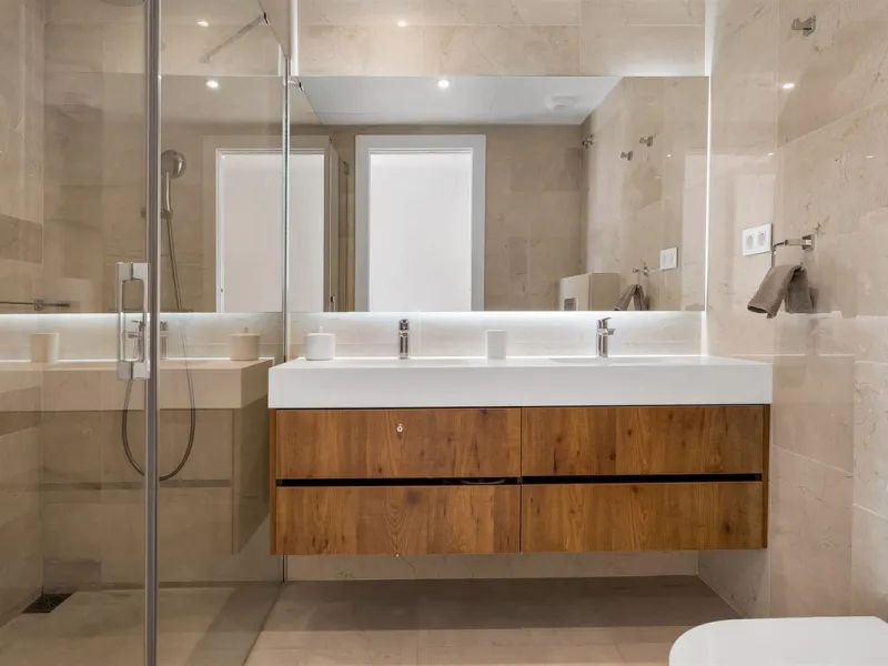 ICONIC SOUTH-FACING DUPLEX PENTHOUSE WITH PRIVATE SOLARIUM & POOL FOR SALE