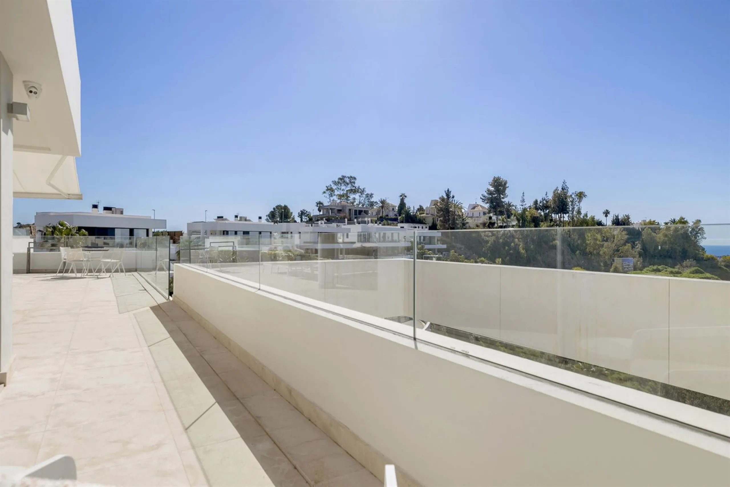 ICONIC SOUTH-FACING DUPLEX PENTHOUSE WITH PRIVATE SOLARIUM & POOL FOR SALE