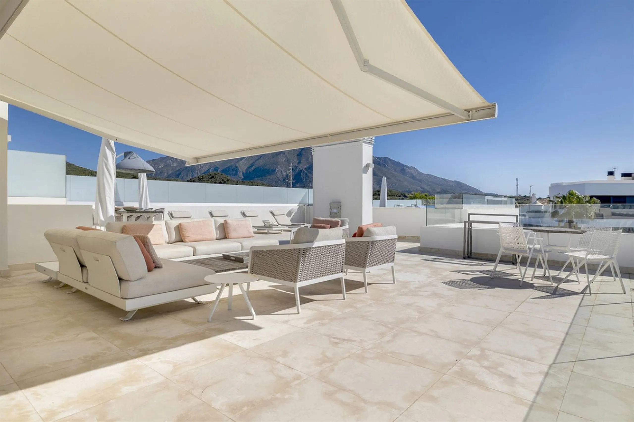 ICONIC SOUTH-FACING DUPLEX PENTHOUSE WITH PRIVATE SOLARIUM & POOL FOR SALE