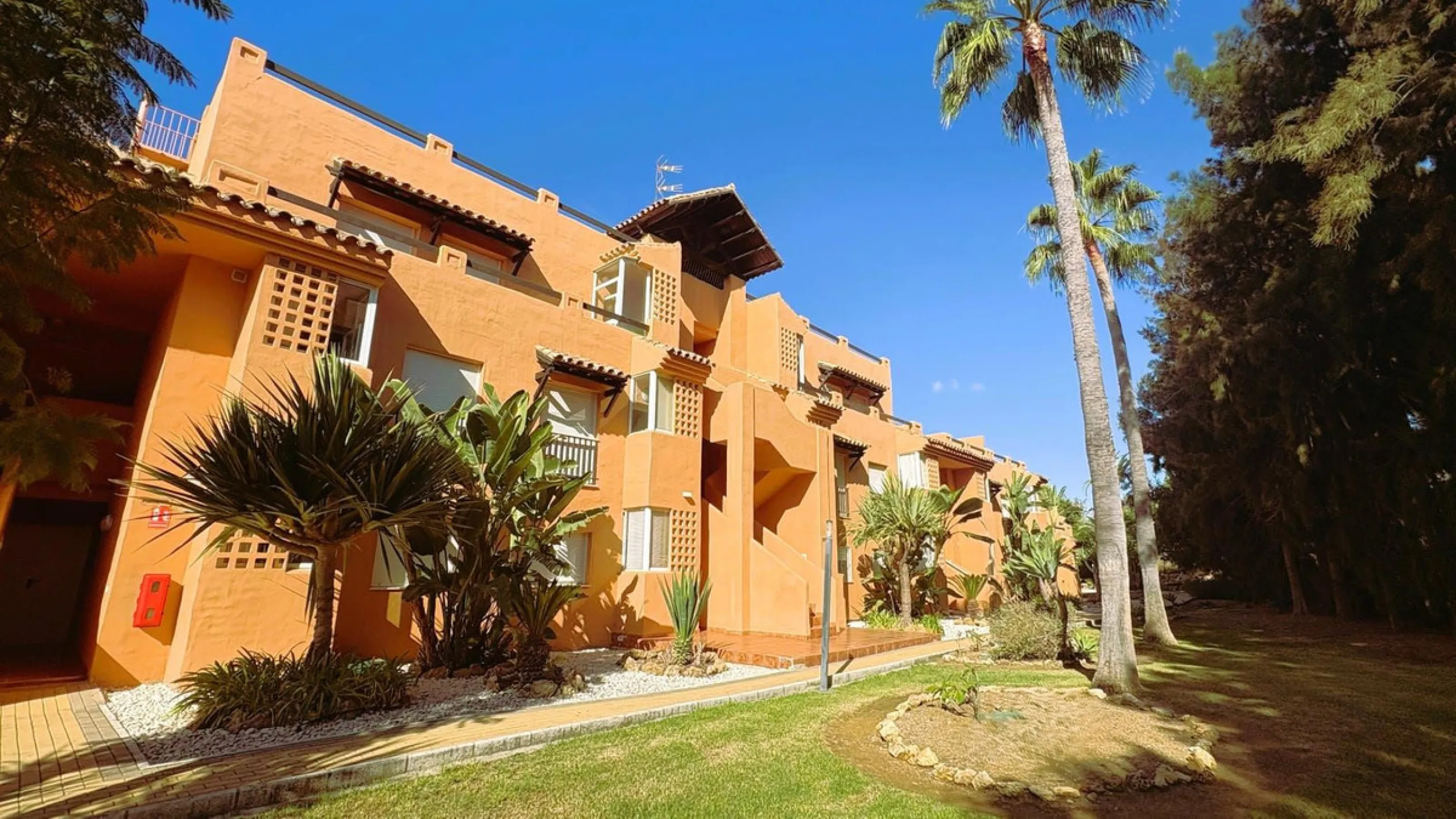 Apartment - Penthouse в продаже в Casares, Málaga. В доме 3 спален и 2 ванных комнат. Площадь дома 107 м²