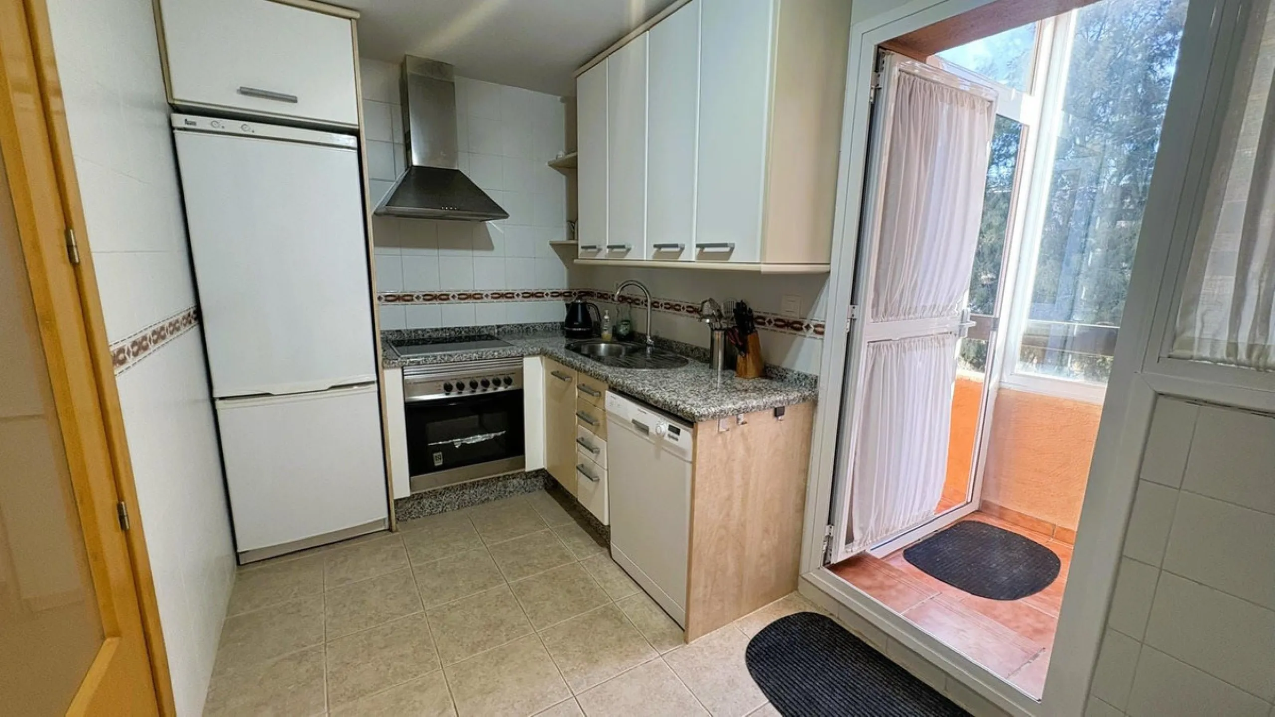 Apartment - Penthouse в продаже в Casares, Málaga. В доме 3 спален и 2 ванных комнат. Площадь дома 107 м²