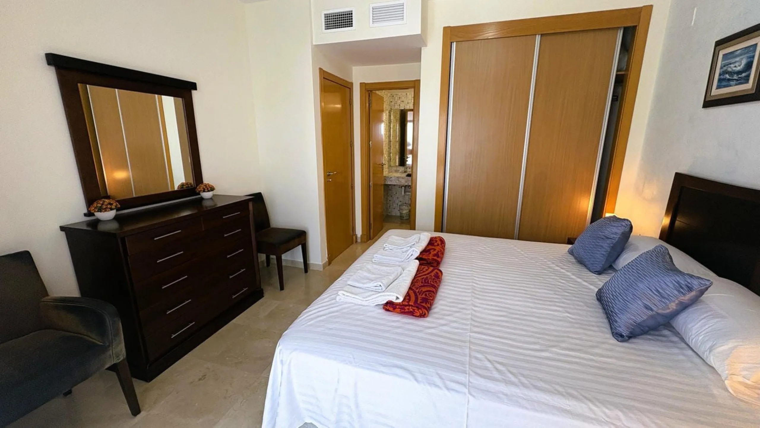 Apartment - Penthouse в продаже в Casares, Málaga. В доме 3 спален и 2 ванных комнат. Площадь дома 107 м²