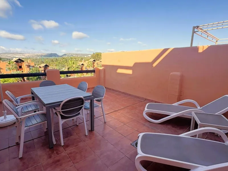Apartment - Penthouse в продаже в Casares, Málaga. В доме 3 спален и 2 ванных комнат. Площадь дома 107 м²