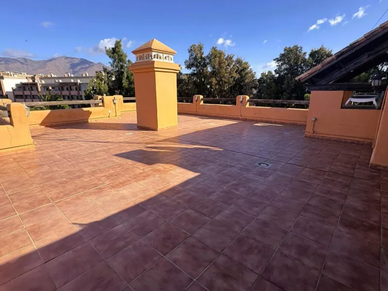 Apartment - Penthouse в продаже в Casares, Málaga. В доме 3 спален и 2 ванных комнат. Площадь дома 107 м²