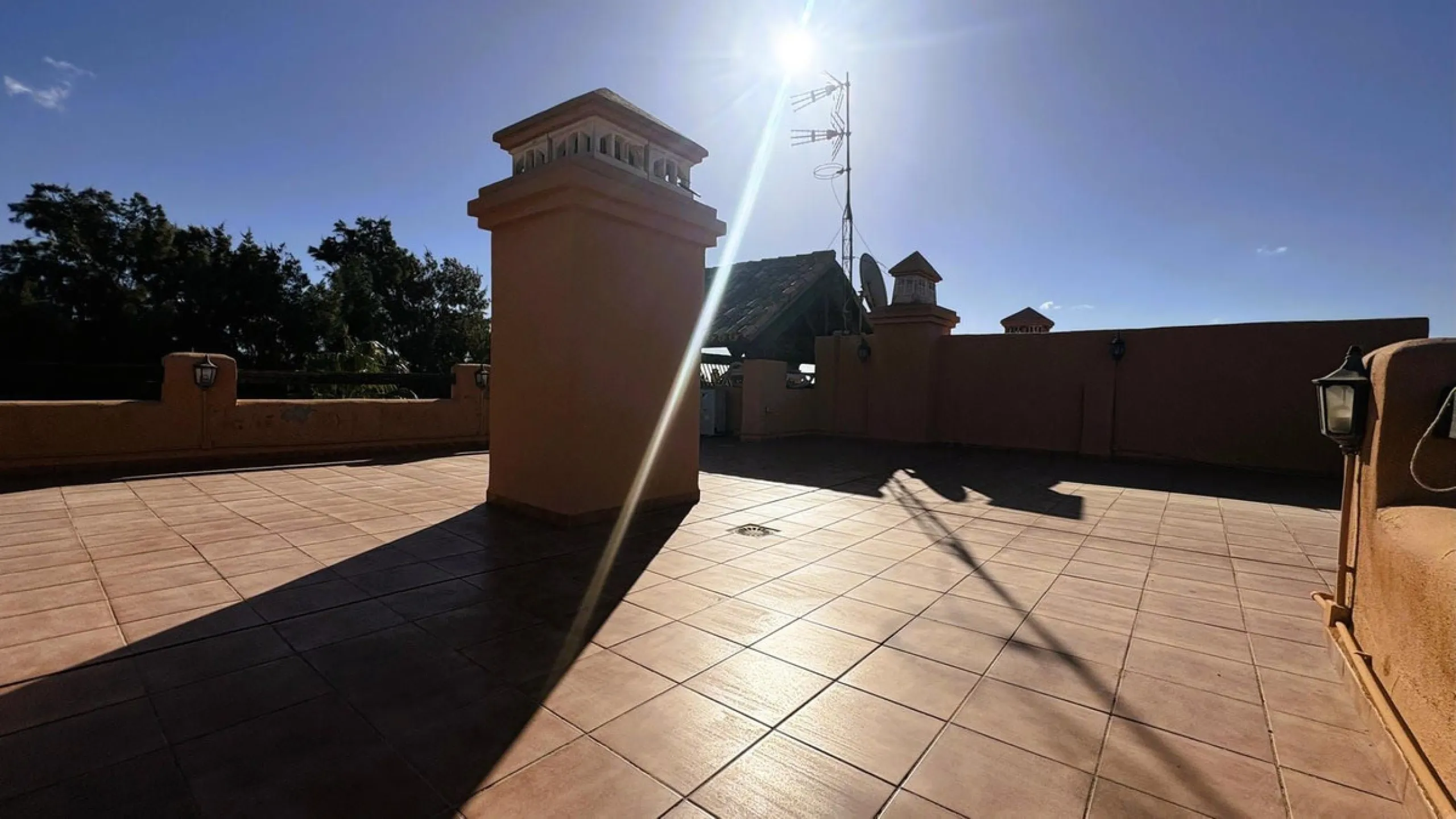Apartment - Penthouse в продаже в Casares, Málaga. В доме 3 спален и 2 ванных комнат. Площадь дома 107 м²