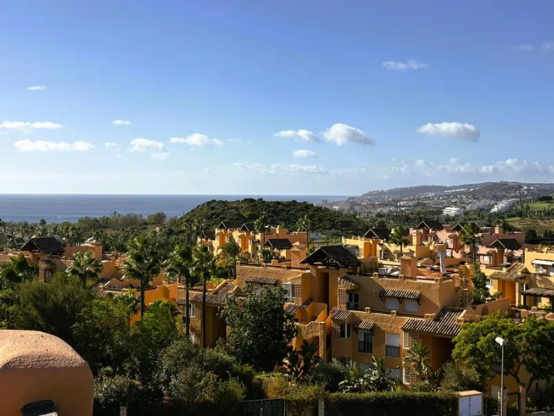 Apartment - Penthouse в продаже в Casares, Málaga. В доме 3 спален и 2 ванных комнат. Площадь дома 107 м²