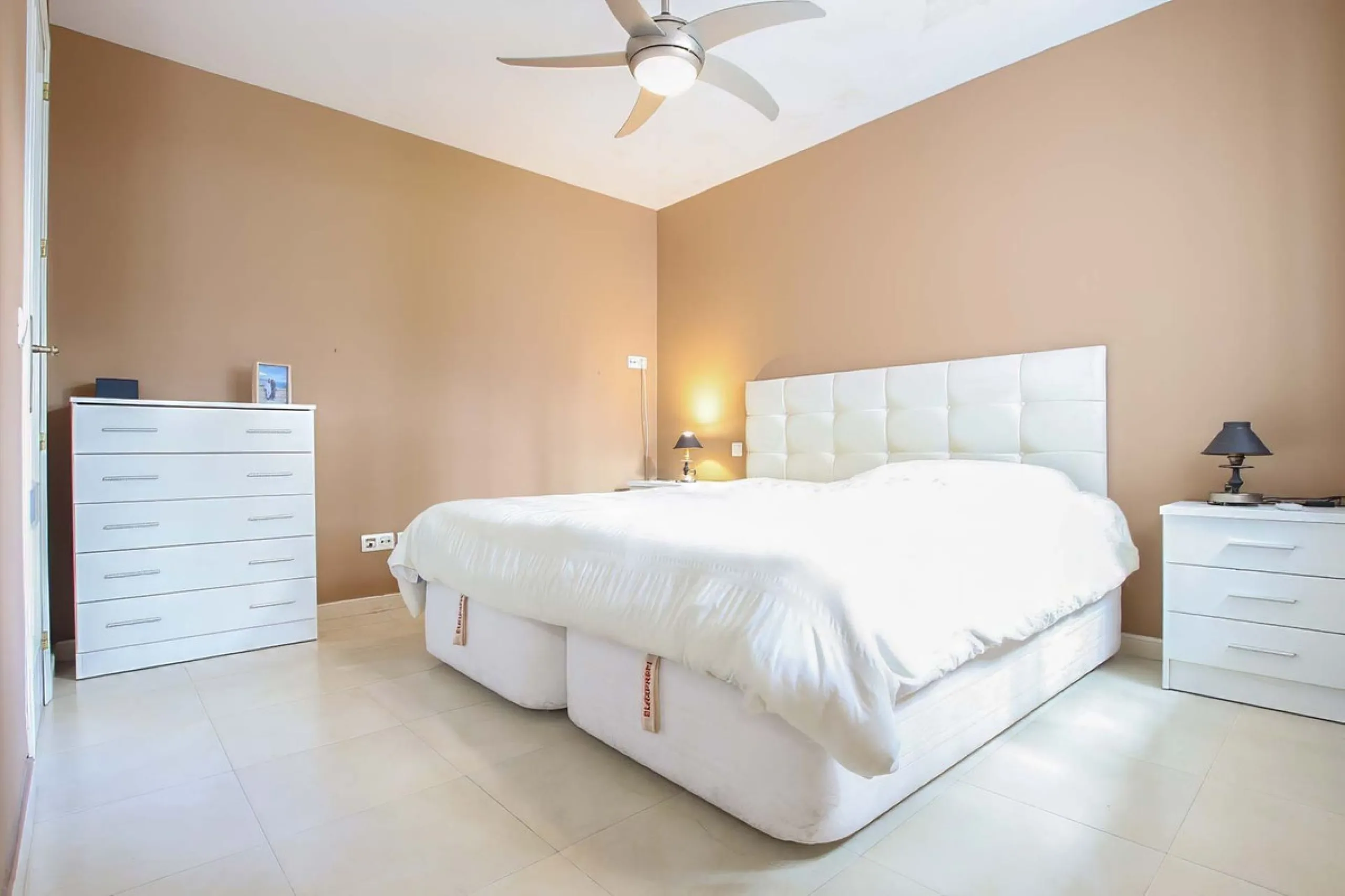 LUXURIOUS GROUND FLOOR APARTMENT FOR SALE IN PUERTO BANÚS, MARBELLA
