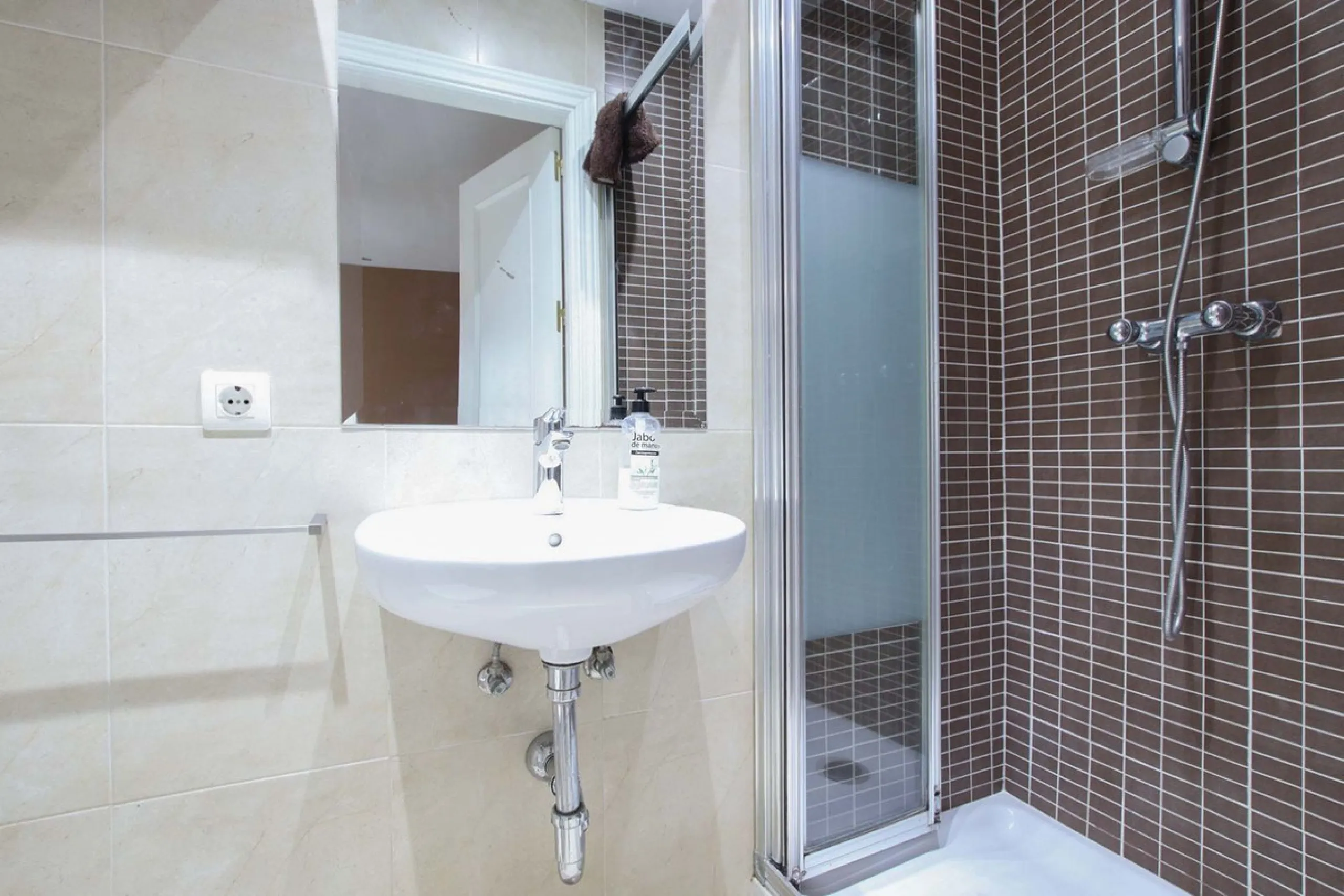 LUXURIOUS GROUND FLOOR APARTMENT FOR SALE IN PUERTO BANÚS, MARBELLA