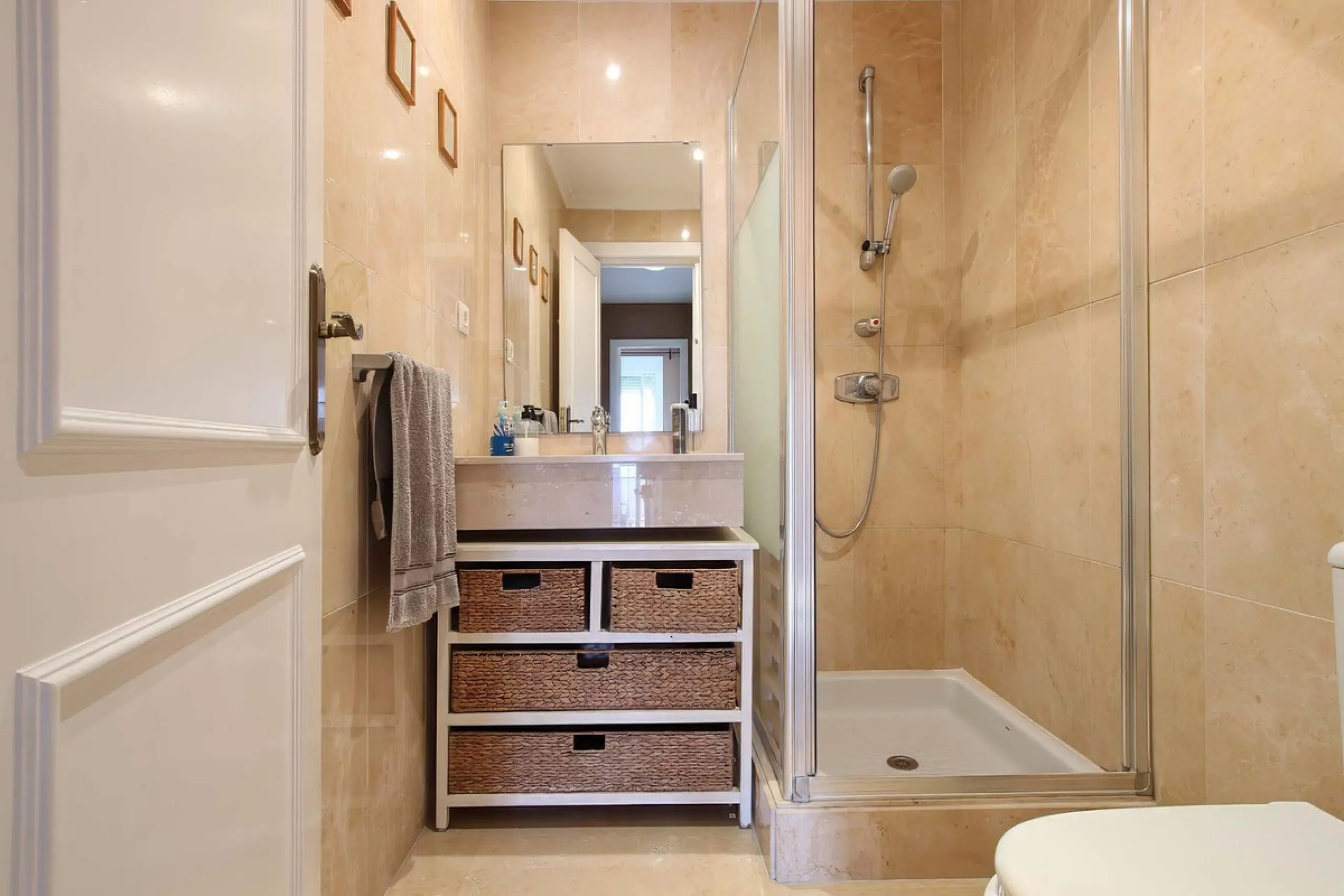 LUXURIOUS GROUND FLOOR APARTMENT FOR SALE IN PUERTO BANÚS, MARBELLA