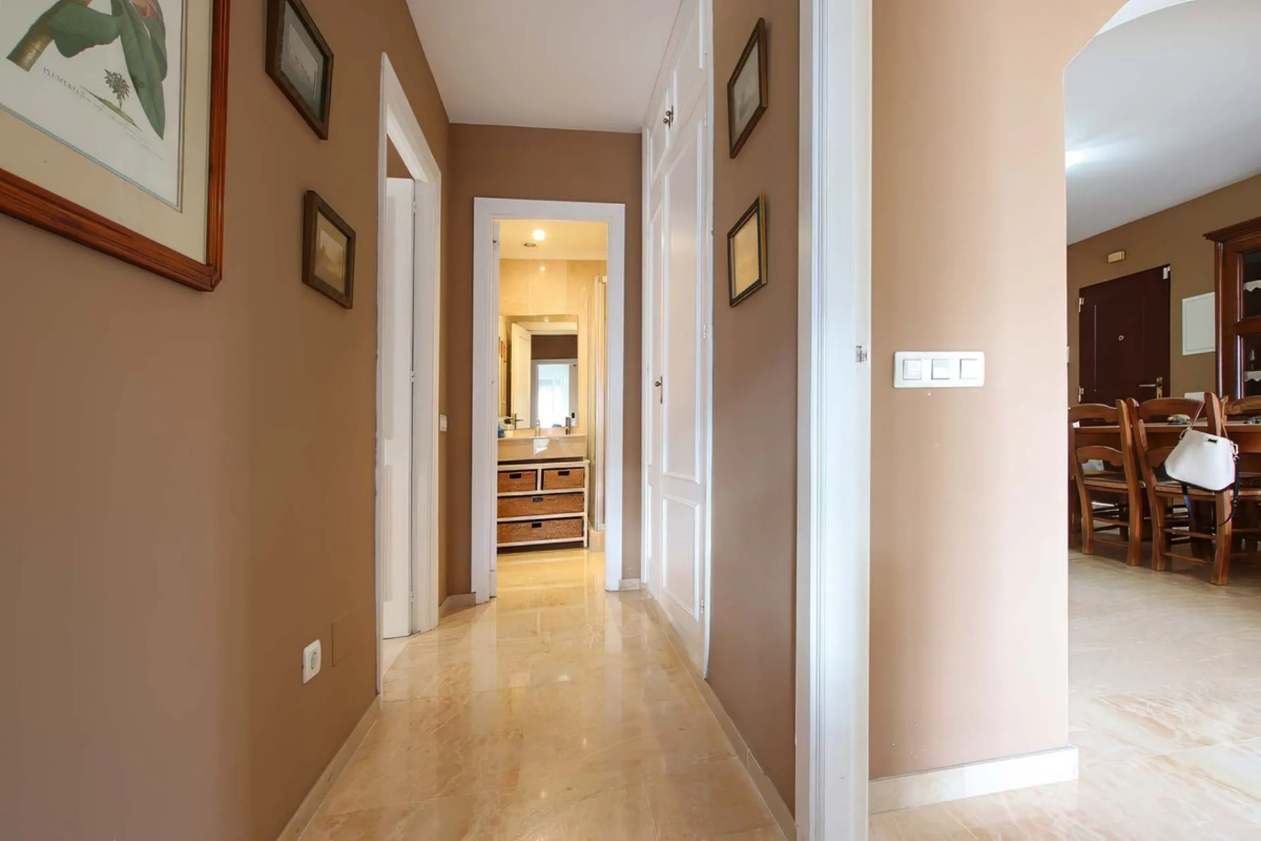 LUXURIOUS GROUND FLOOR APARTMENT FOR SALE IN PUERTO BANÚS, MARBELLA
