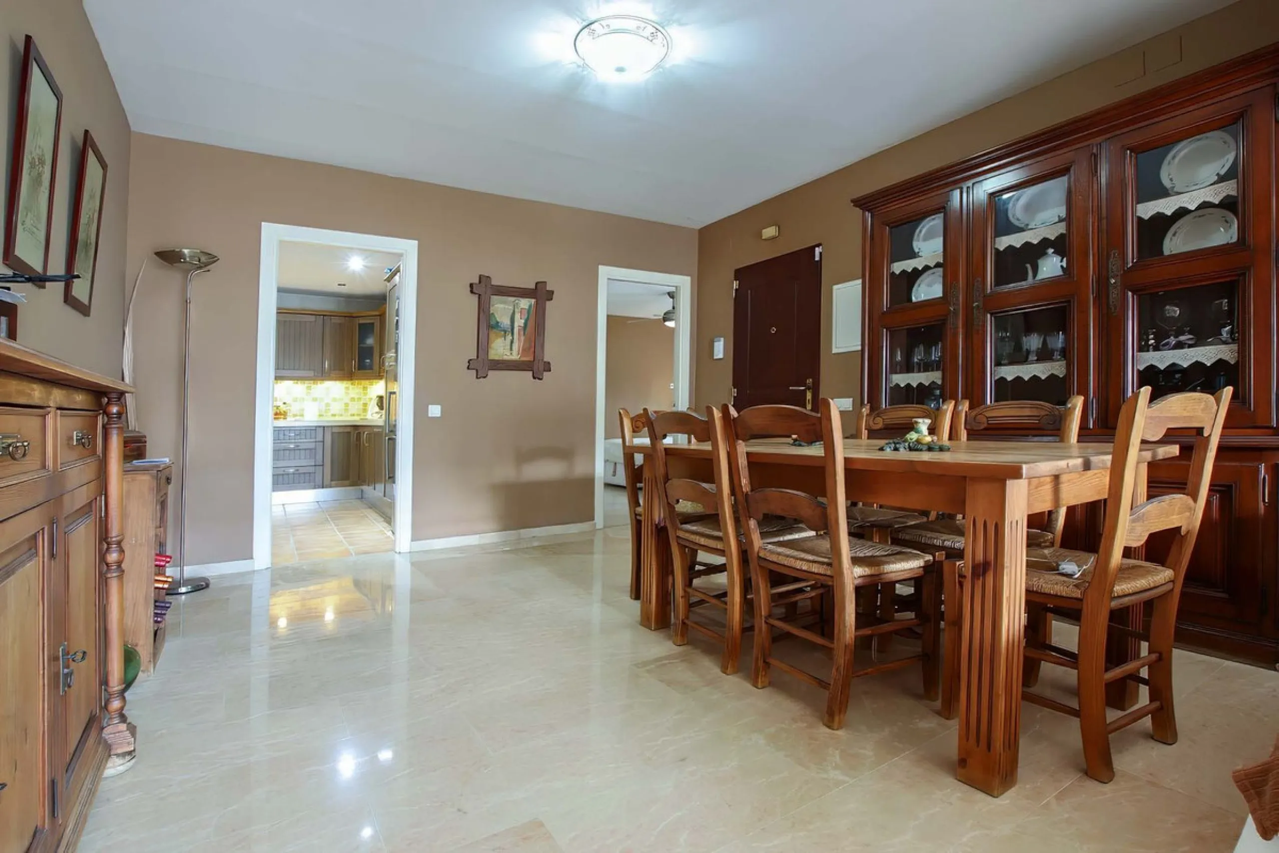 LUXURIOUS GROUND FLOOR APARTMENT FOR SALE IN PUERTO BANÚS, MARBELLA