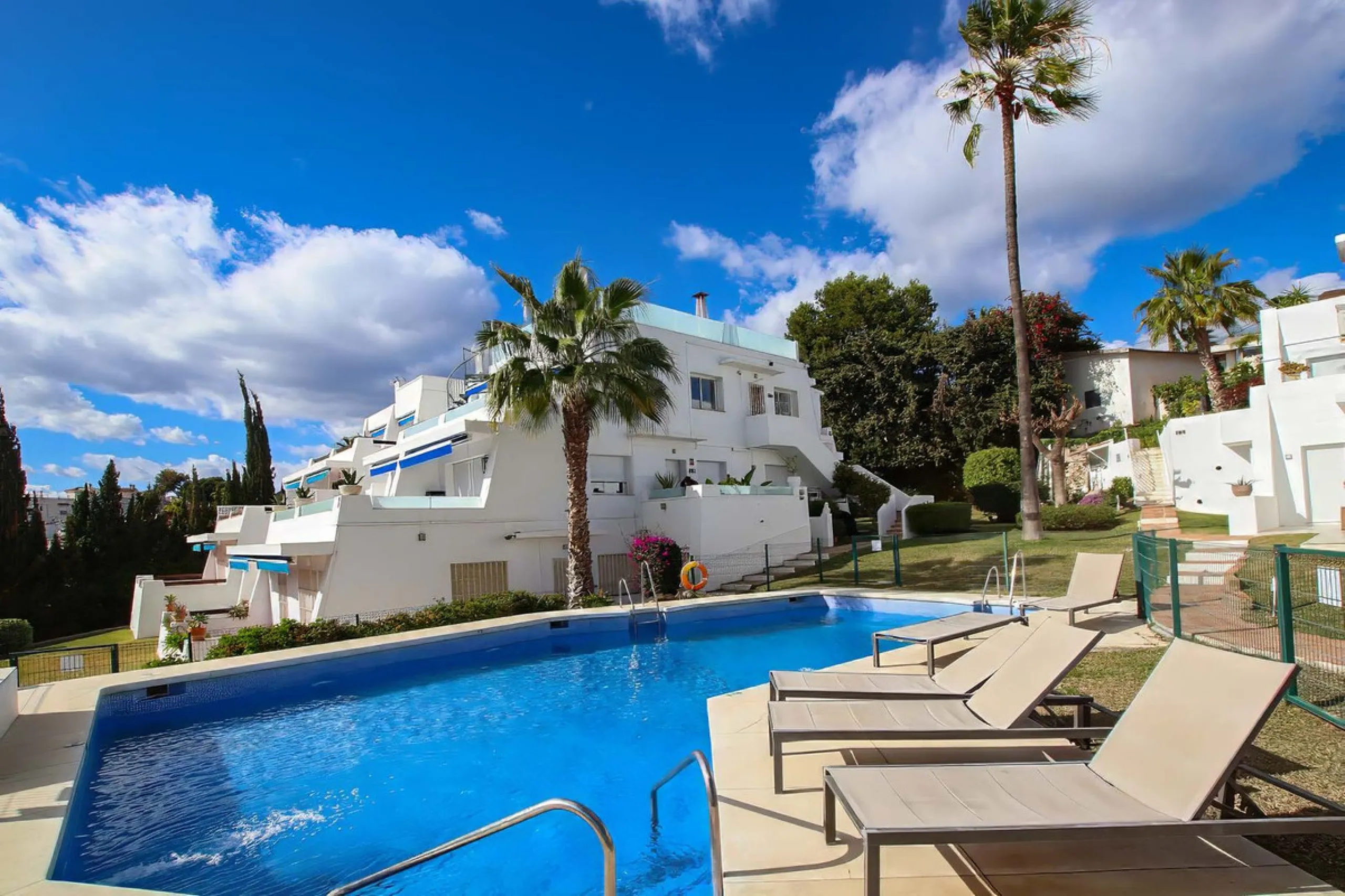 LUXURIOUS GROUND FLOOR APARTMENT FOR SALE IN PUERTO BANÚS, MARBELLA