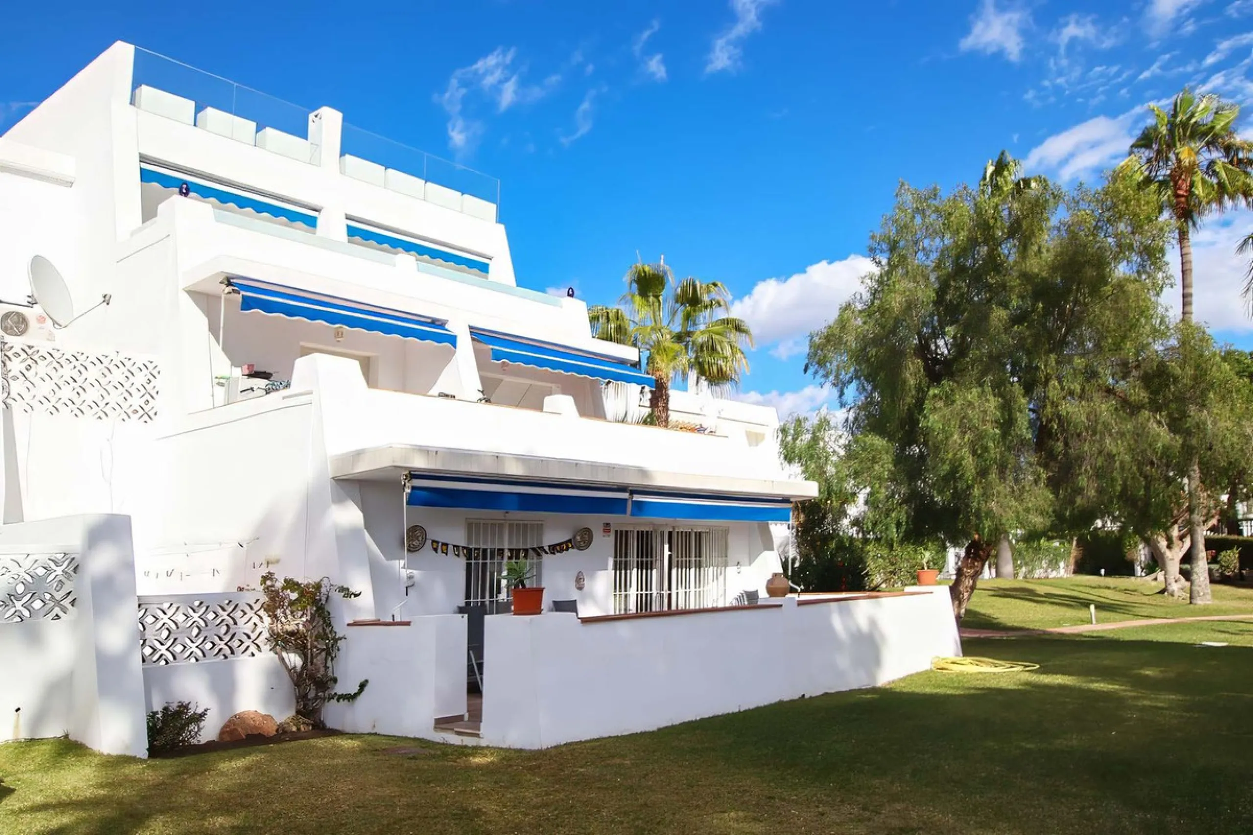 LUXURIOUS GROUND FLOOR APARTMENT FOR SALE IN PUERTO BANÚS, MARBELLA