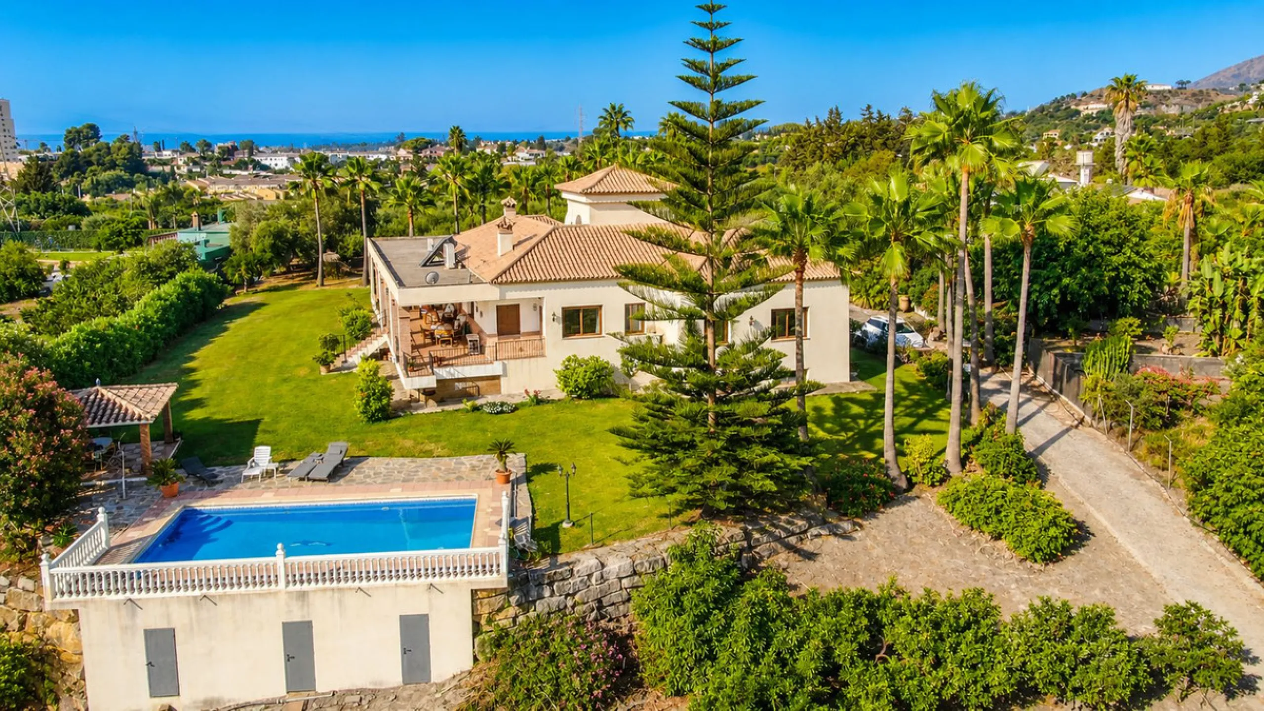 Charming Country Estate in El Padrón, Estepona — Just 5 Minutes from the Beach and Laguna Village