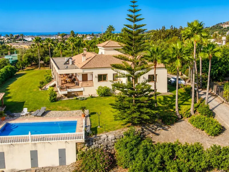 Charming Country Estate in El Padrón, Estepona — Just 5 Minutes from the Beach and Laguna Village