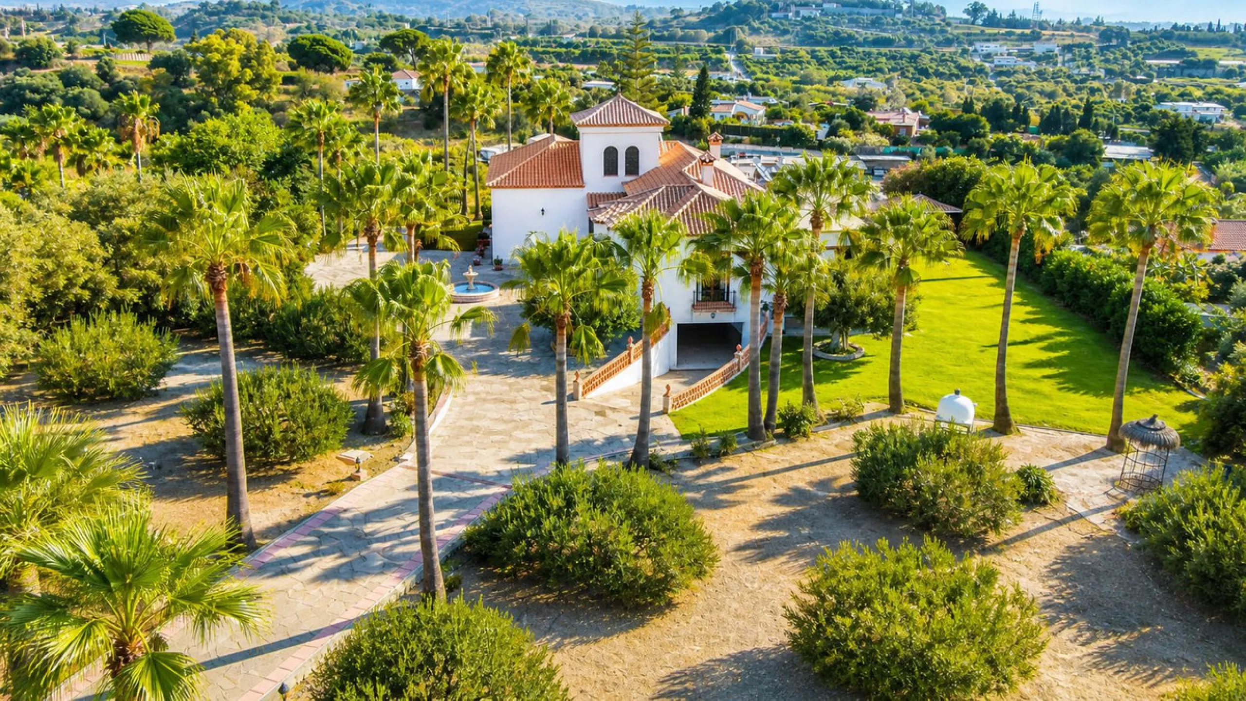 Charming Country Estate in El Padrón, Estepona — Just 5 Minutes from the Beach and Laguna Village