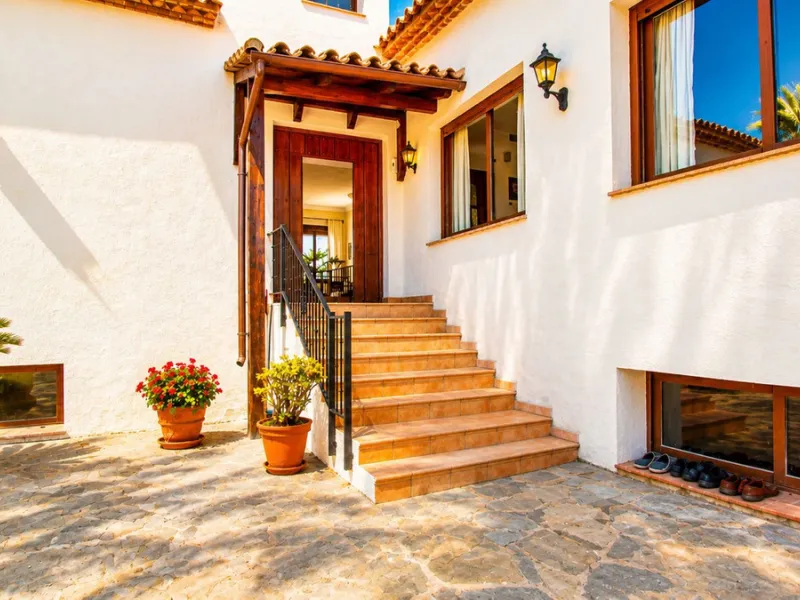 Charming Country Estate in El Padrón, Estepona — Just 5 Minutes from the Beach and Laguna Village
