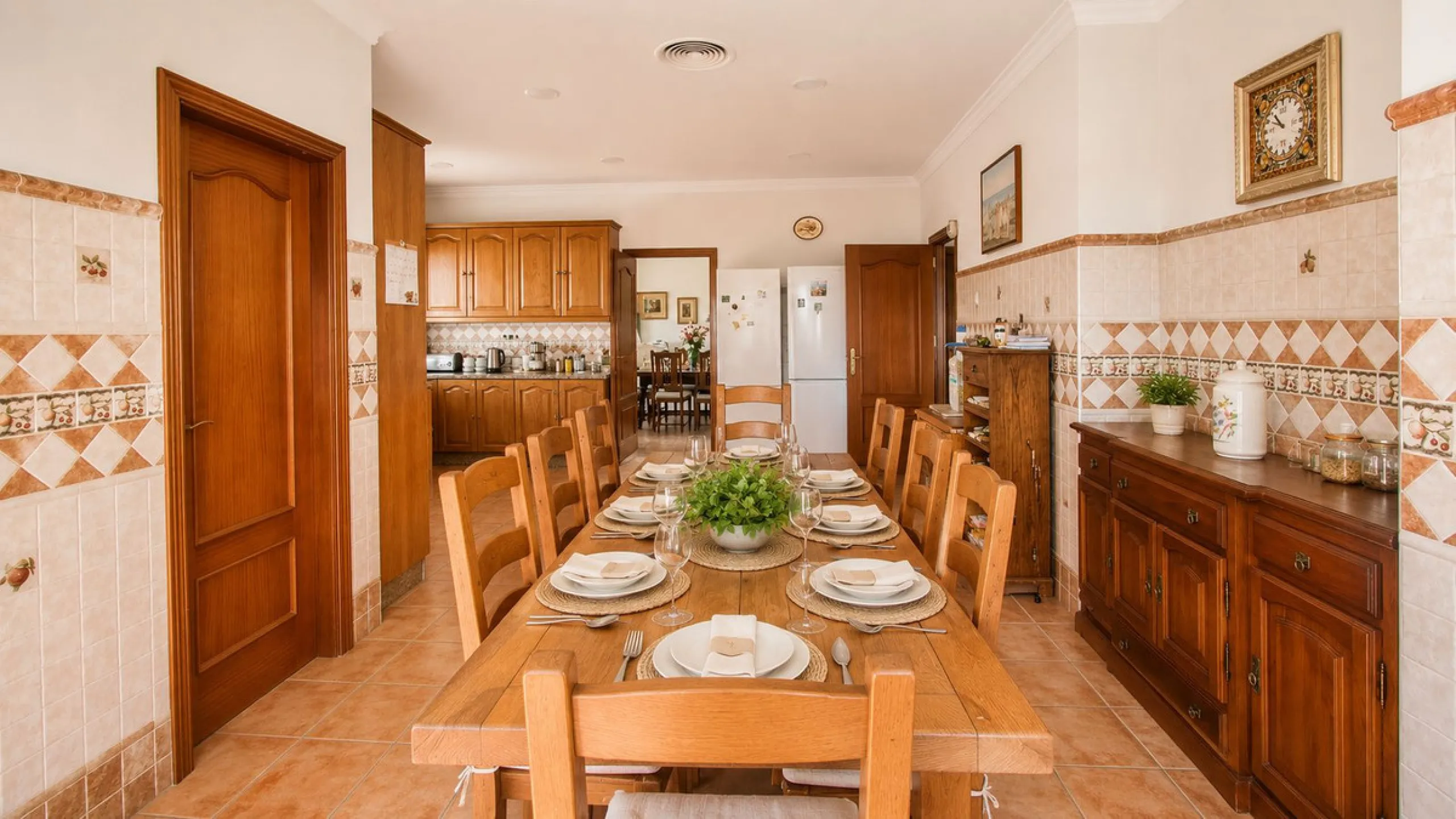 Charming Country Estate in El Padrón, Estepona — Just 5 Minutes from the Beach and Laguna Village