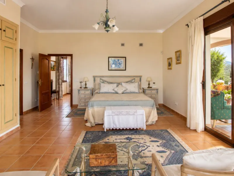 Charming Country Estate in El Padrón, Estepona — Just 5 Minutes from the Beach and Laguna Village