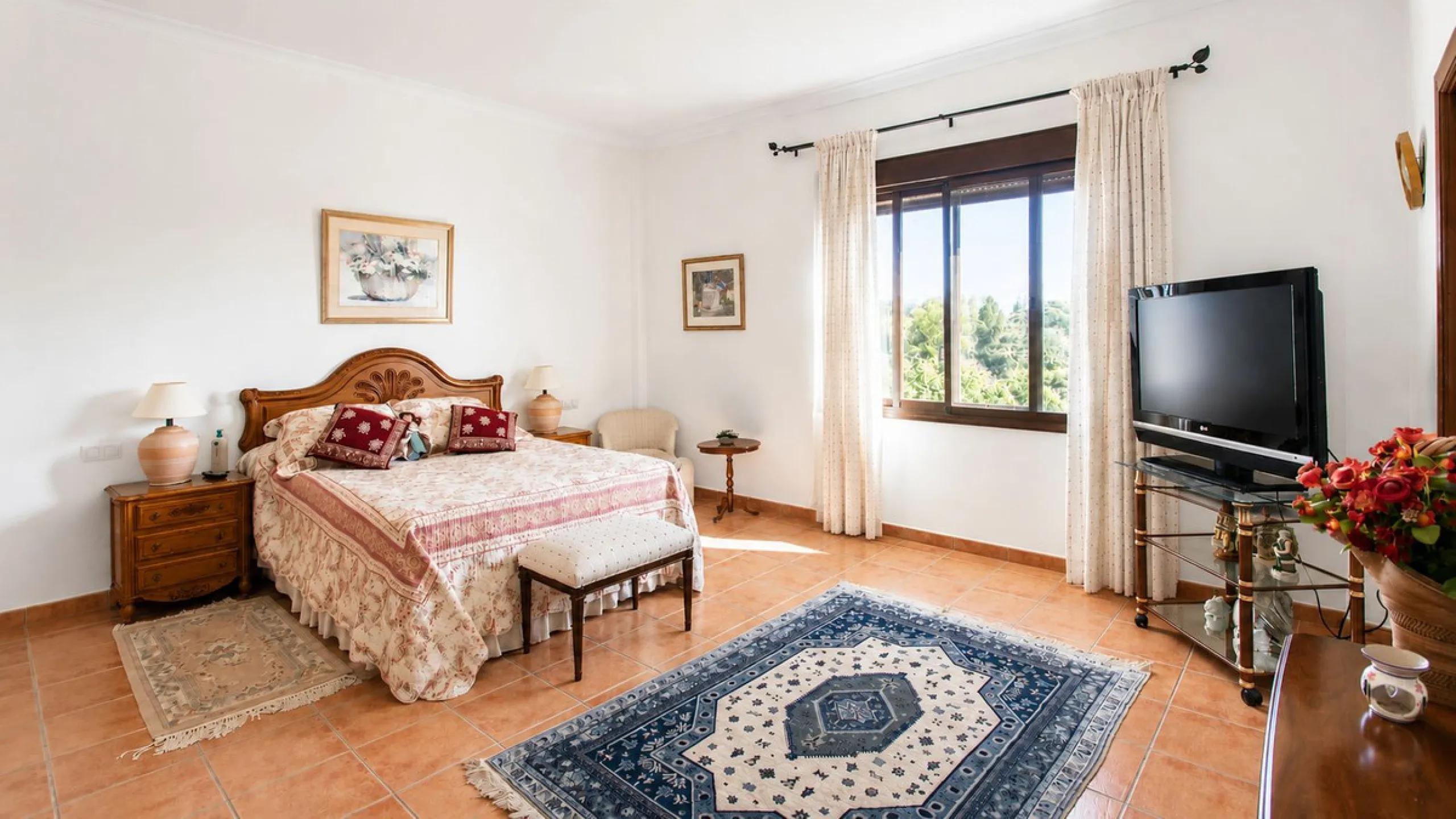 Charming Country Estate in El Padrón, Estepona — Just 5 Minutes from the Beach and Laguna Village