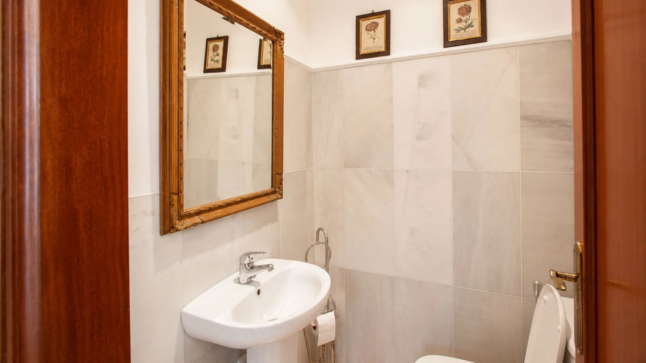 Charming Country Estate in El Padrón, Estepona — Just 5 Minutes from the Beach and Laguna Village