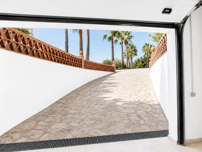 Charming Country Estate in El Padrón, Estepona — Just 5 Minutes from the Beach and Laguna Village