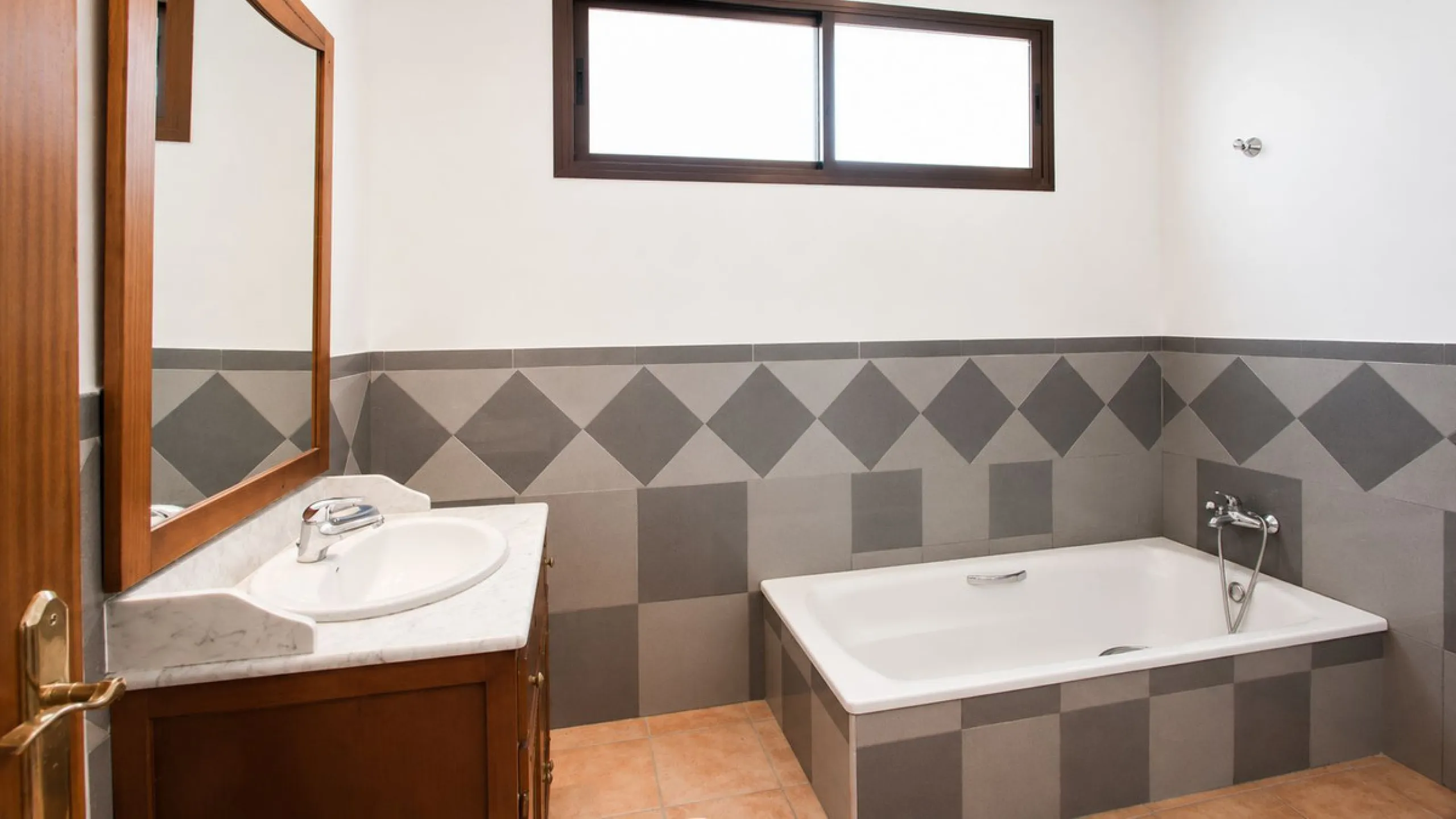 Charming Country Estate in El Padrón, Estepona — Just 5 Minutes from the Beach and Laguna Village