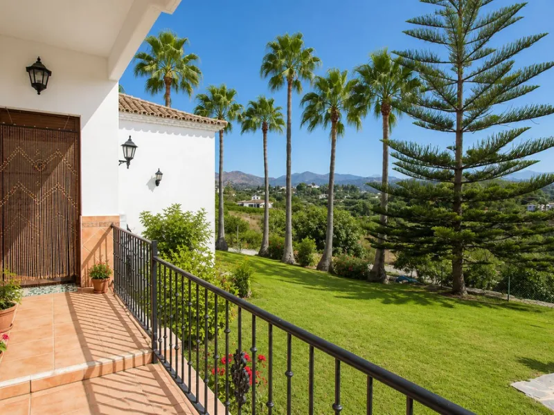 Charming Country Estate in El Padrón, Estepona — Just 5 Minutes from the Beach and Laguna Village
