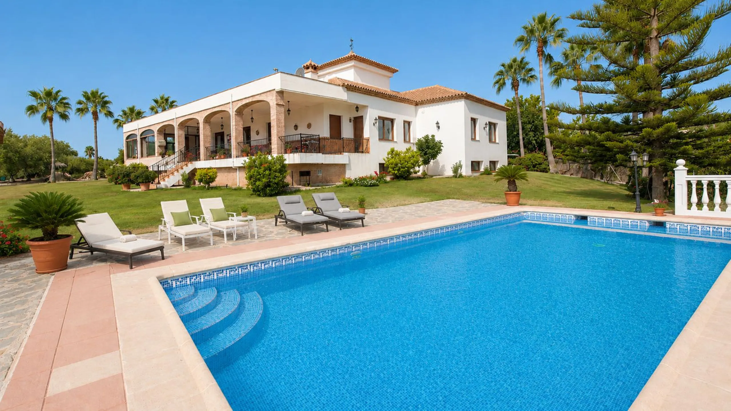 Charming Country Estate in El Padrón, Estepona — Just 5 Minutes from the Beach and Laguna Village