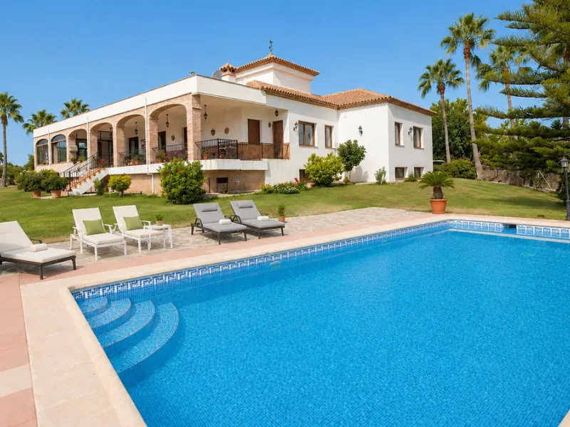 Charming Country Estate in El Padrón, Estepona — Just 5 Minutes from the Beach and Laguna Village