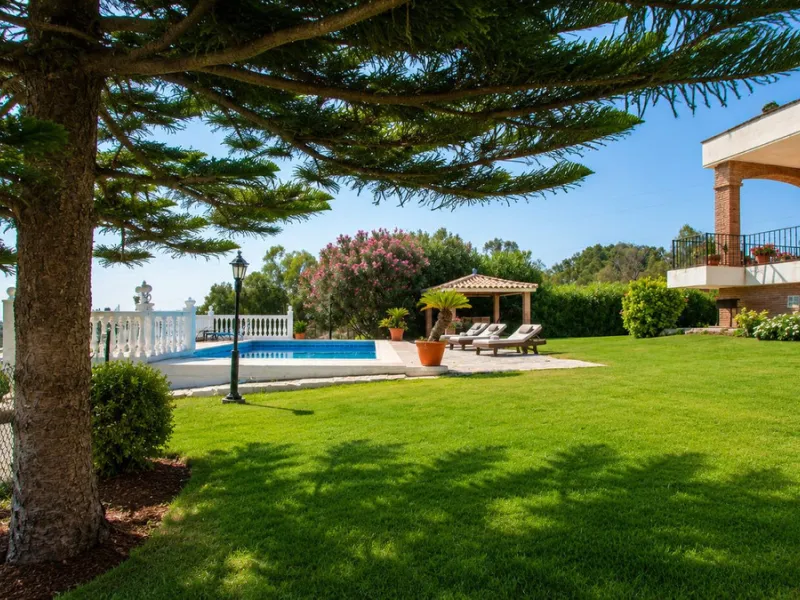 Charming Country Estate in El Padrón, Estepona — Just 5 Minutes from the Beach and Laguna Village