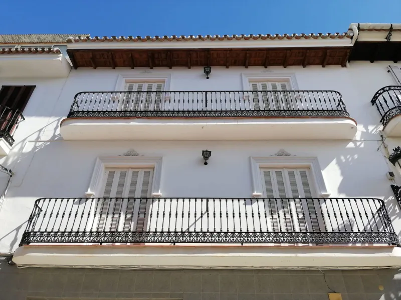 Spacious Townhouse with Commercial Potential in the Heart of Alhaurín el Grande
