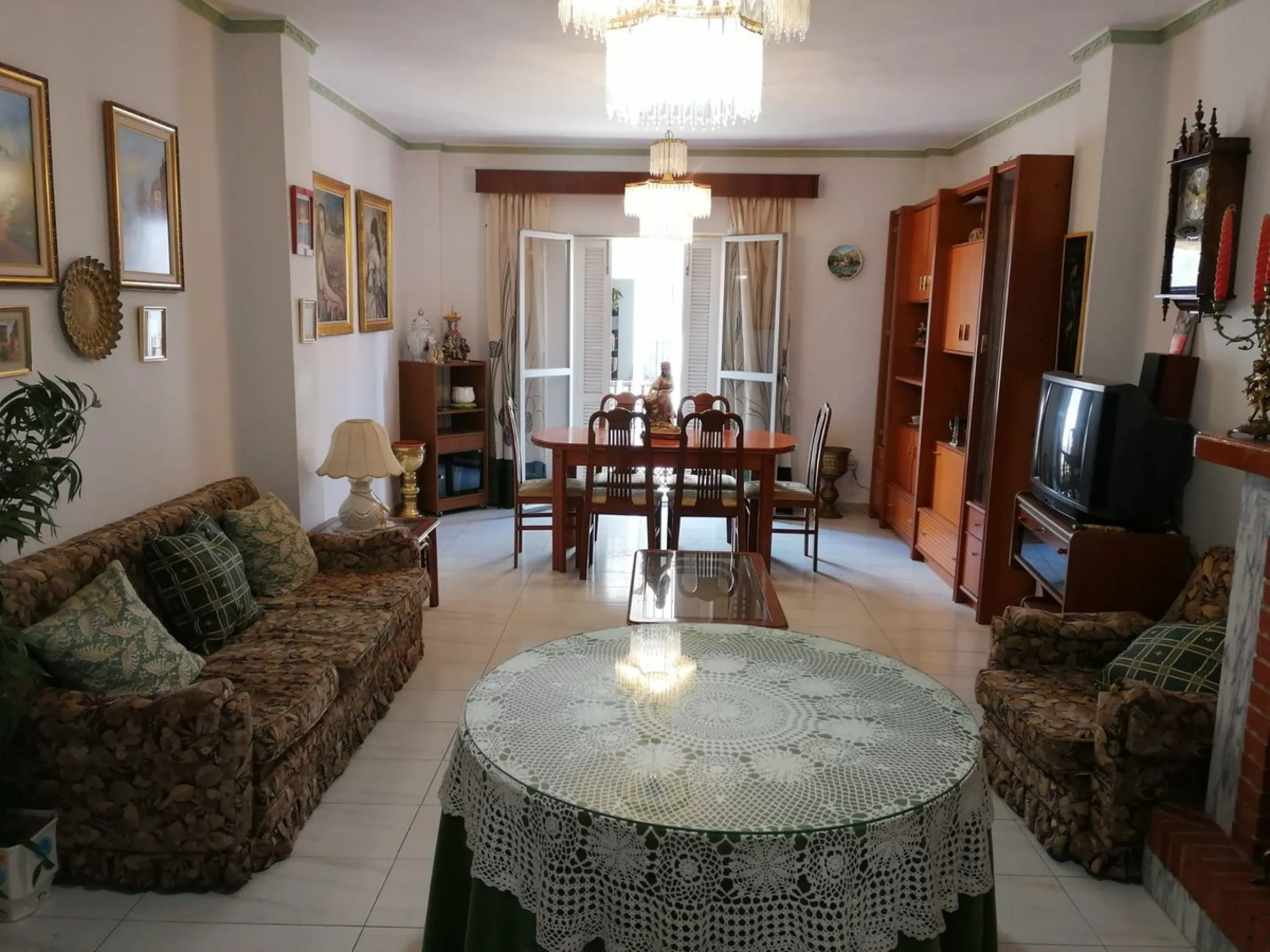 Spacious Townhouse with Commercial Potential in the Heart of Alhaurín el Grande