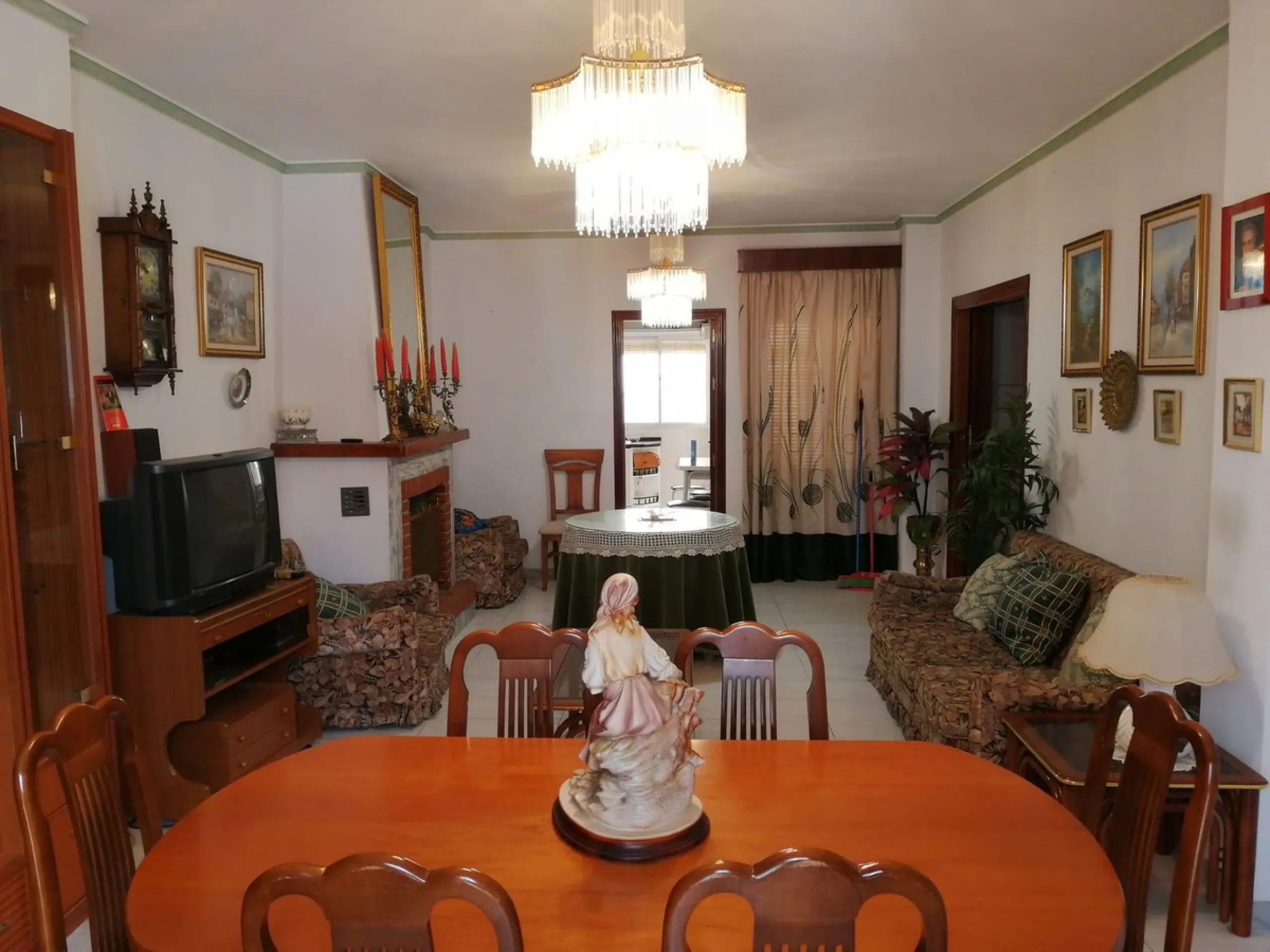Spacious Townhouse with Commercial Potential in the Heart of Alhaurín el Grande