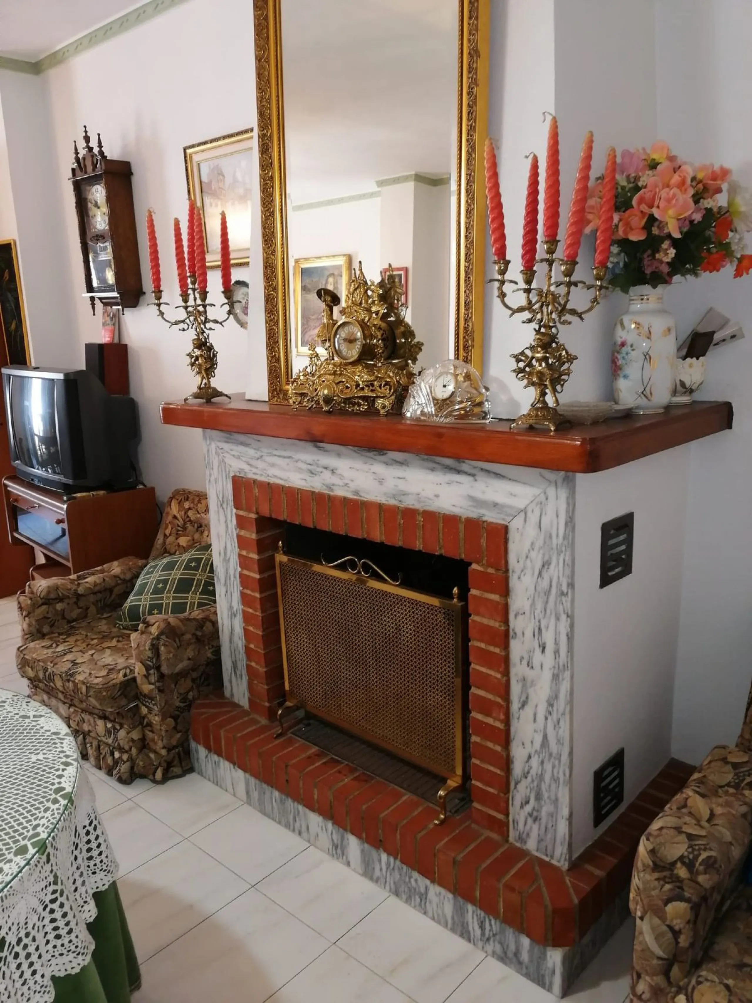 Spacious Townhouse with Commercial Potential in the Heart of Alhaurín el Grande