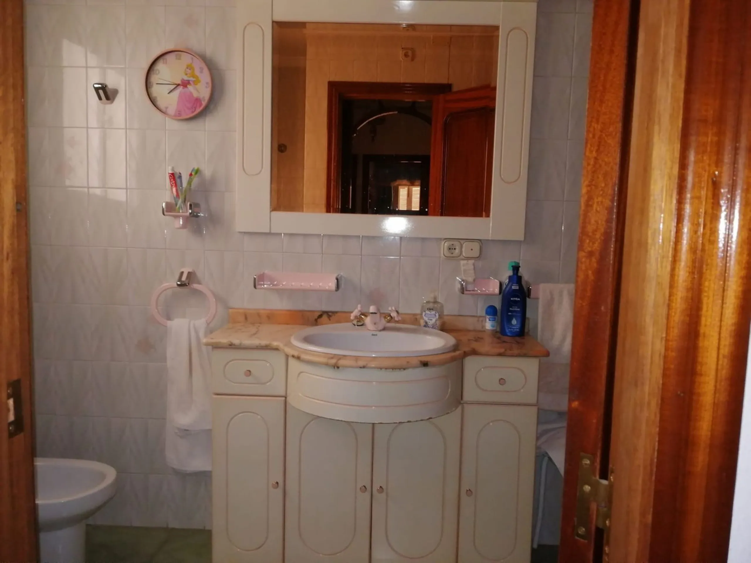Spacious Townhouse with Commercial Potential in the Heart of Alhaurín el Grande