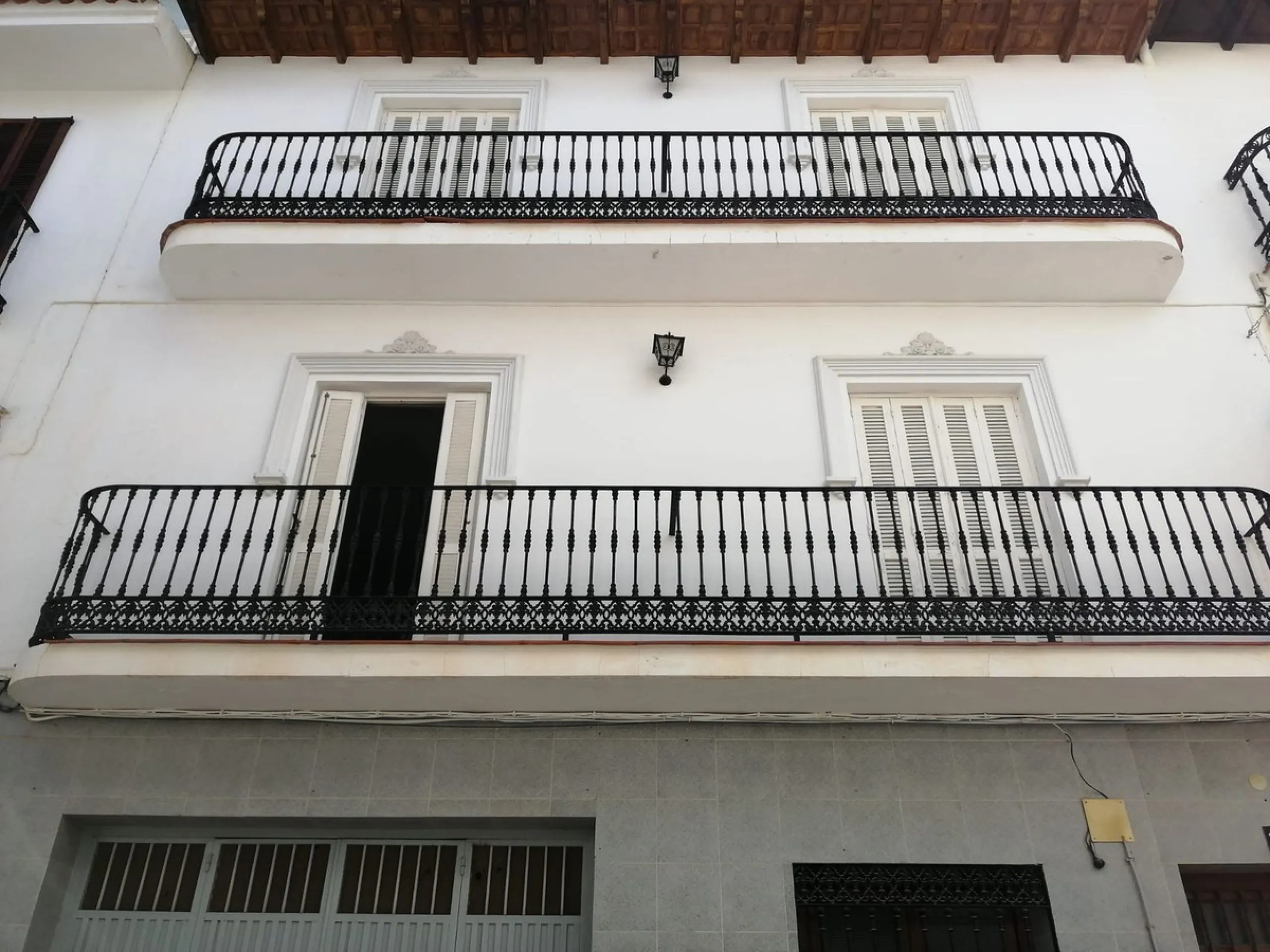 Spacious Townhouse with Commercial Potential in the Heart of Alhaurín el Grande