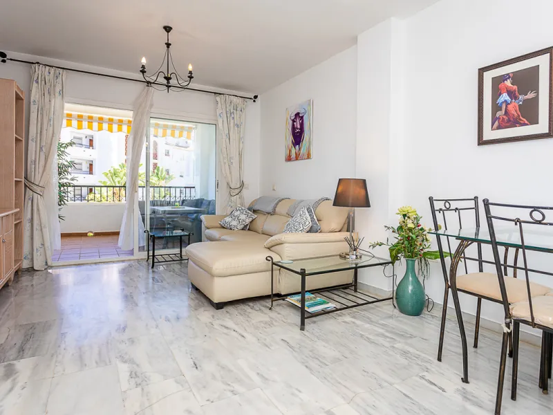 This two-bedroom apartment is situated in one of the most sought-after complexes in the area, offering an ideal blend of comfort and convenience.