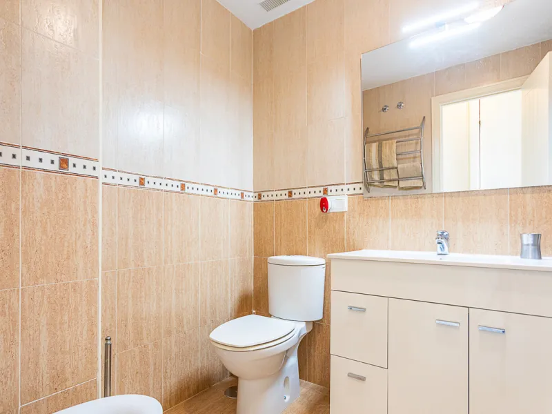 This two-bedroom apartment is situated in one of the most sought-after complexes in the area, offering an ideal blend of comfort and convenience.