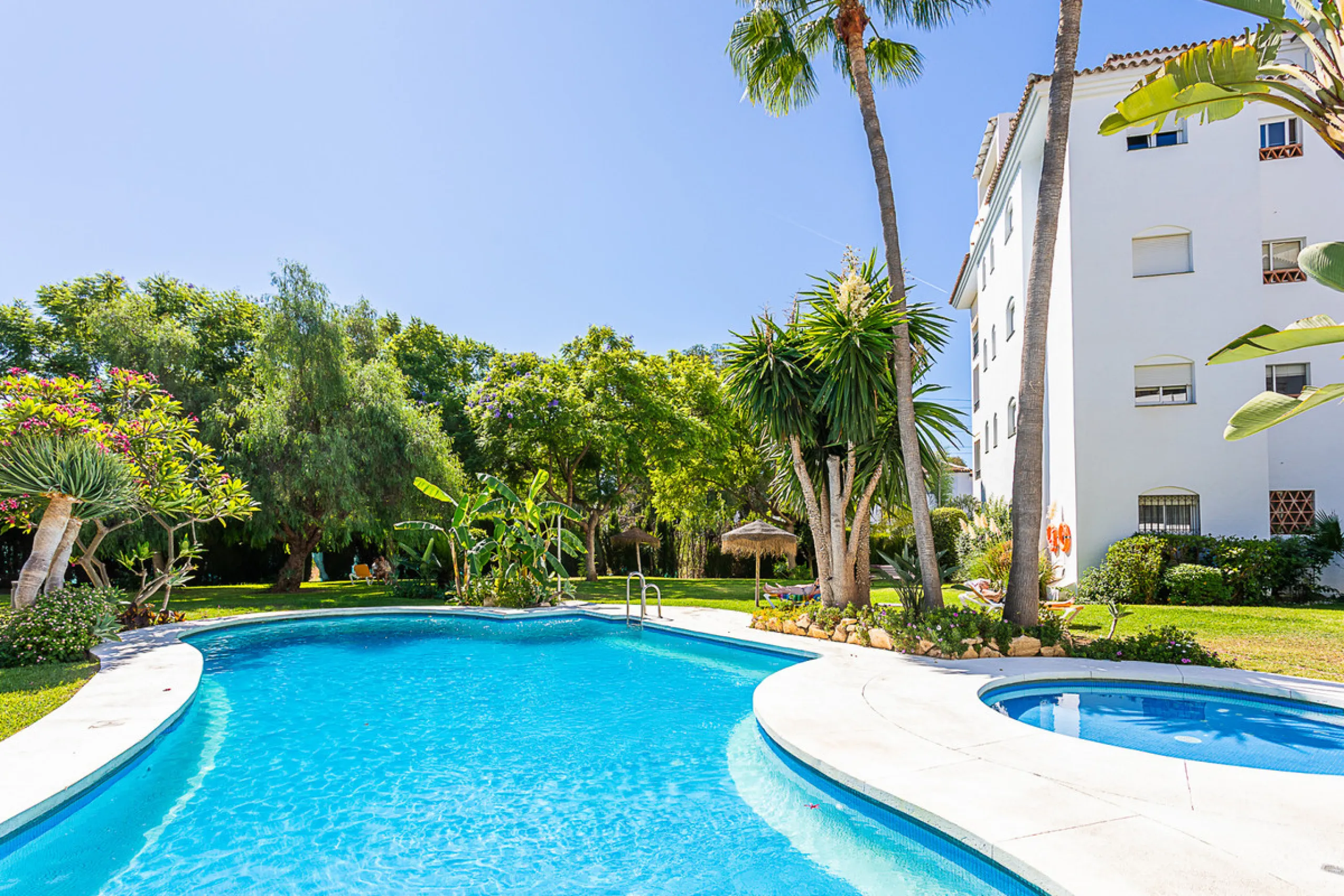 This two-bedroom apartment is situated in one of the most sought-after complexes in the area, offering an ideal blend of comfort and convenience.