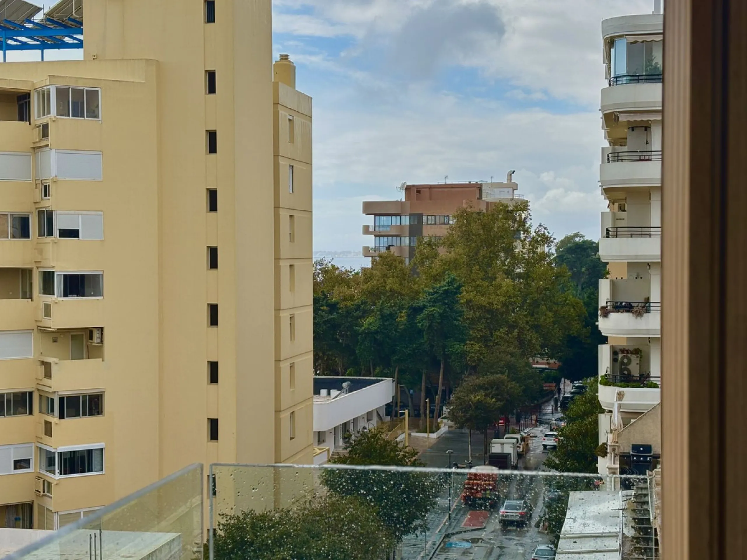 Apartment - Middle Floor Apartment в продаже в Marbella, Málaga. В доме 3 спален и 2 ванных комнат. Площадь дома 143 м²