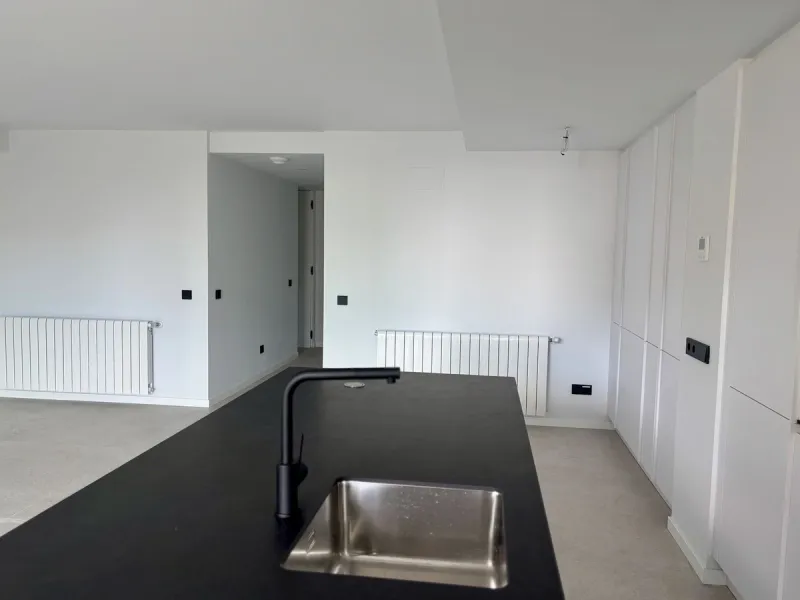 Apartment - Middle Floor Apartment в продаже в Marbella, Málaga. В доме 3 спален и 2 ванных комнат. Площадь дома 143 м²