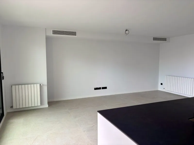 Apartment - Middle Floor Apartment в продаже в Marbella, Málaga. В доме 3 спален и 2 ванных комнат. Площадь дома 143 м²