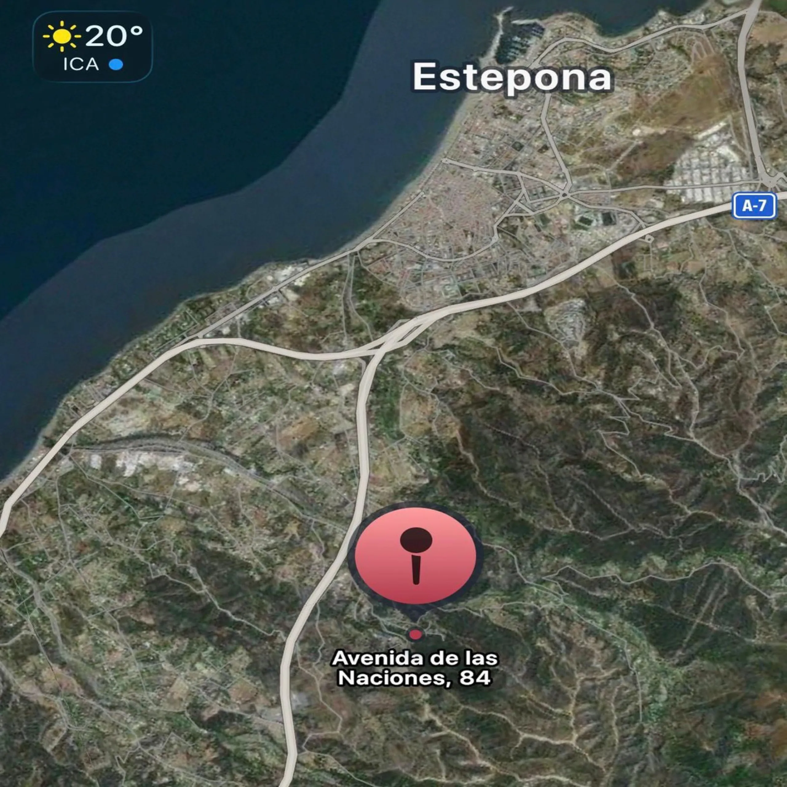 A unique plot of land located in the peaceful Estepona Forest Hills urbanization, consisting of two registered plots with a total area of 1,904 m². Facing southeast, it offers panoramic views of the sea and the surrounding natural woodland. The terrain ha