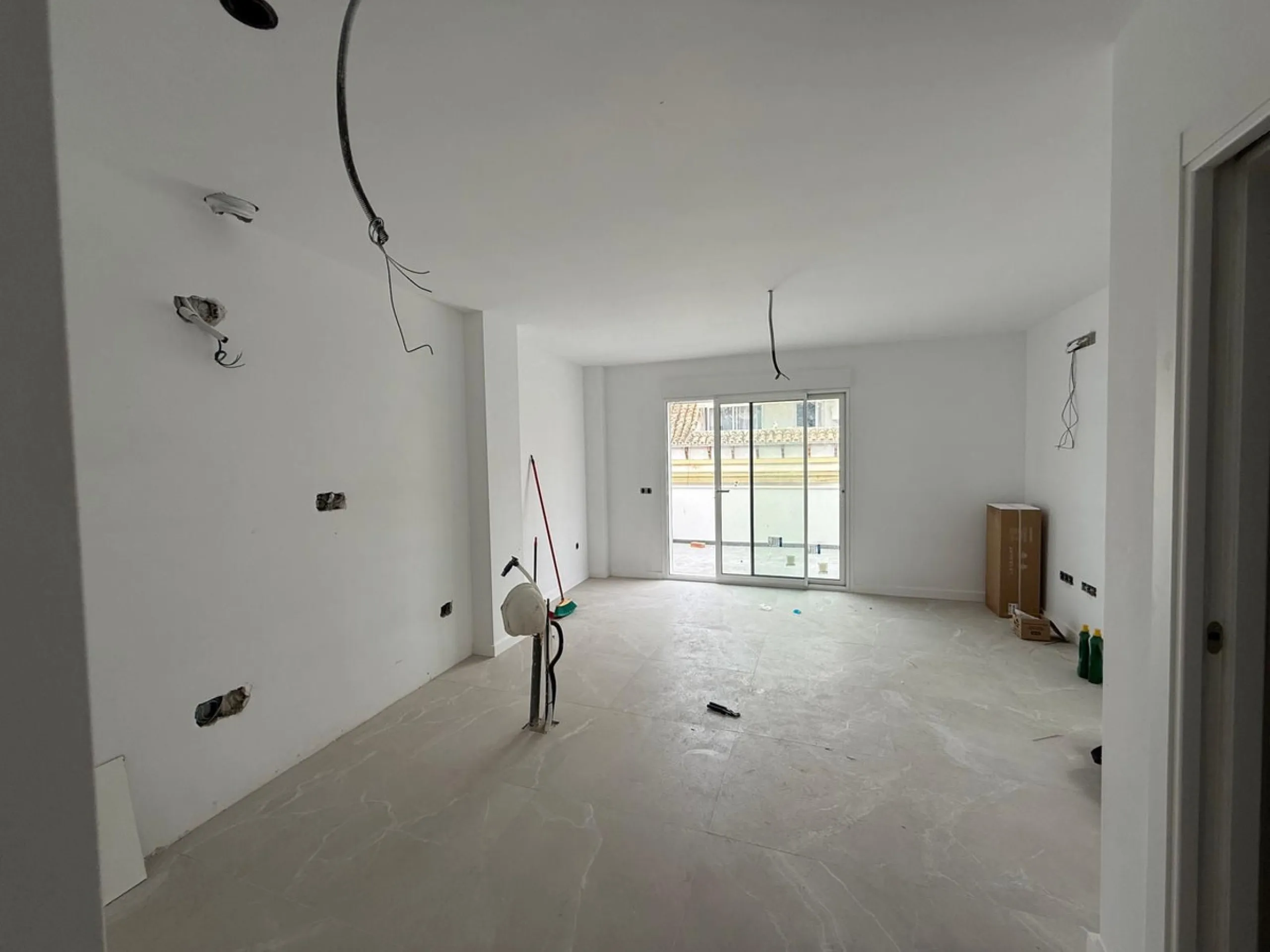 Luxury Penthouse in the Heart of Fuengirola – Steps from the Beach and Plaza de la Constitución!