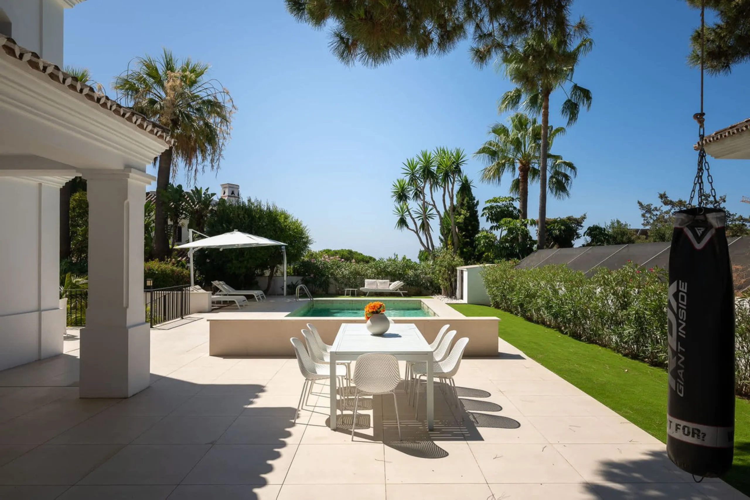 Lovely villa in Marbesa with 6 bedrooms, completely renovated in 2024.