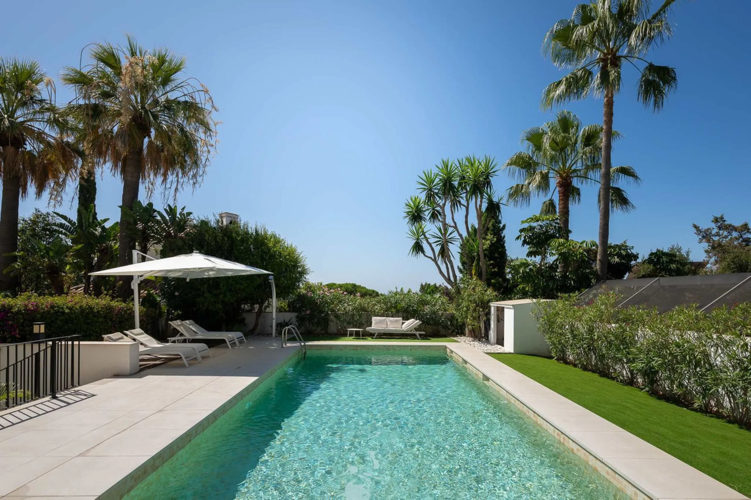 Lovely villa in Marbesa with 6 bedrooms, completely renovated in 2024.