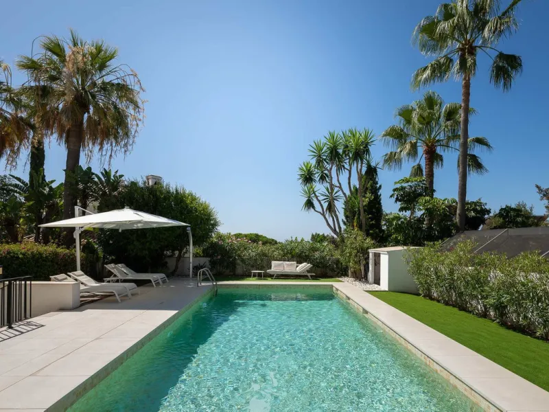 Lovely villa in Marbesa with 6 bedrooms, completely renovated in 2024.
