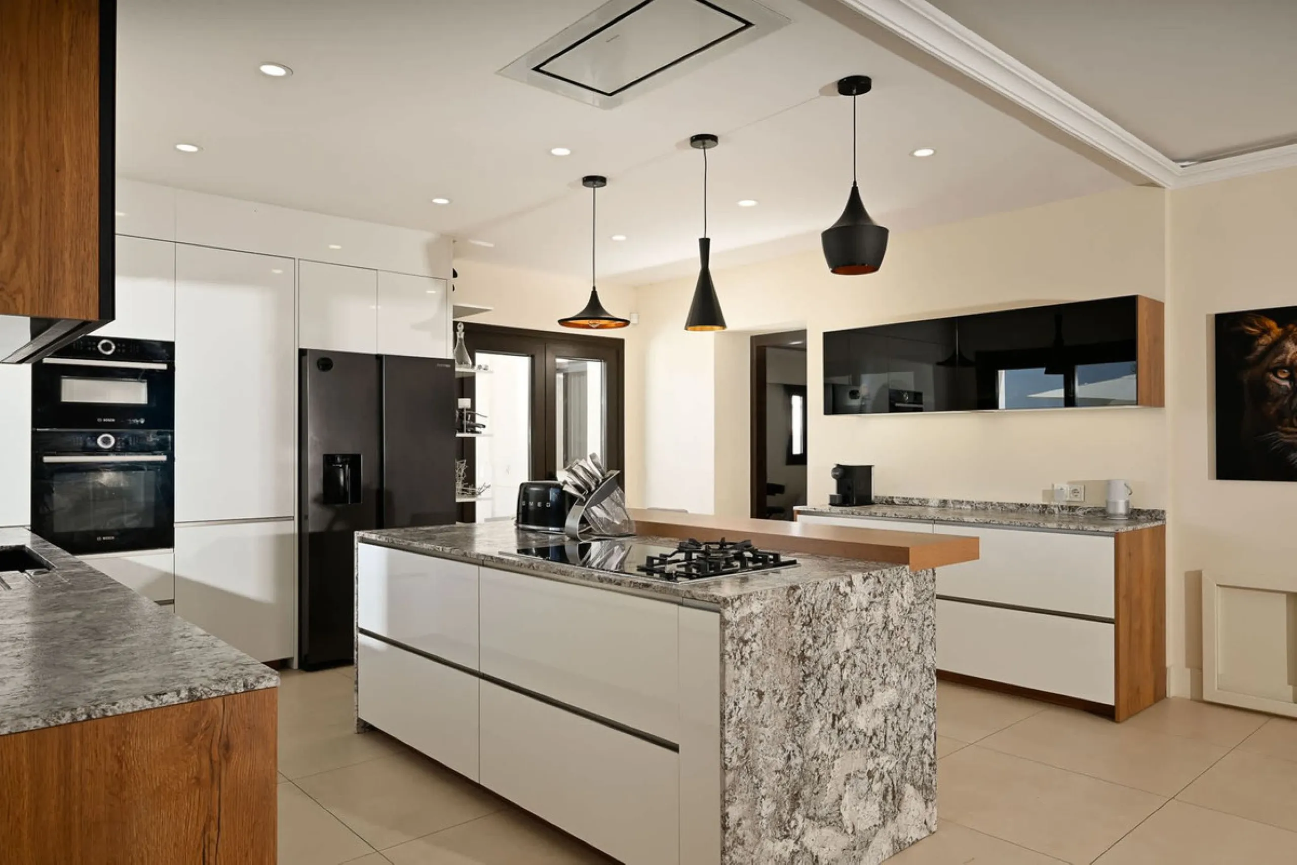 Lovely villa in Marbesa with 6 bedrooms, completely renovated in 2024.